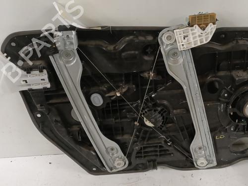 right-front-window-motor-kia-ceed-sportswagon-jd-2012-2013-2014-2015-2016-2017-2018-32235792 main image