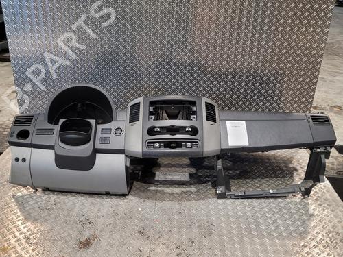 Used Dashboard Dashboard MERCEDES-BENZ SPRINTER 3-t Van (B906) 210 CDI (906.611, 906.613) (95 hp) 30761617 30761617
