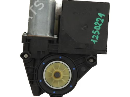 Used Right front window motor Right front window motor VW TOURAN (1T1, 1T2) 2.0 TDI (140 hp) 24493499 24493499