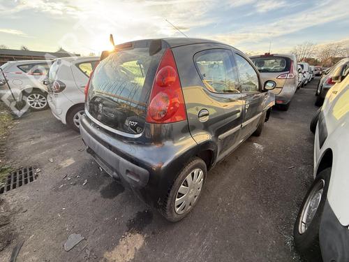 Left taillight PEUGEOT 107 (PM_, PN_) 1.0 | BP22347849C34 
