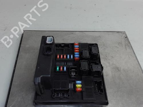 Used Fuse box RENAULT KOLEOS I (HY_) 2.0 dCi 4x4 (HY0K) (150 hp) 21290361