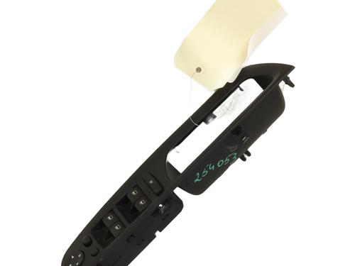 Used Left front window switch Left front window switch BMW X6 (E71, E72) xDrive 40 d (306 hp) 32306735 32306735