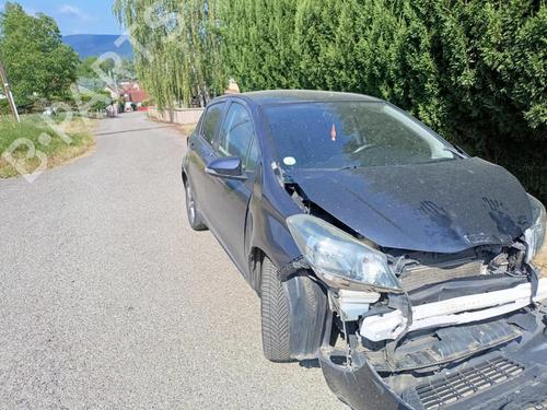 Brugte TOYOTA YARIS (_P13_) 1.4 D (NLP130_, NLP130) 4911428