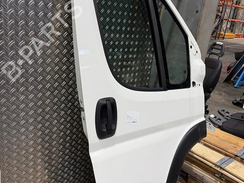 right-front-door-peugeot-boxer-van-2006-39153116 main image