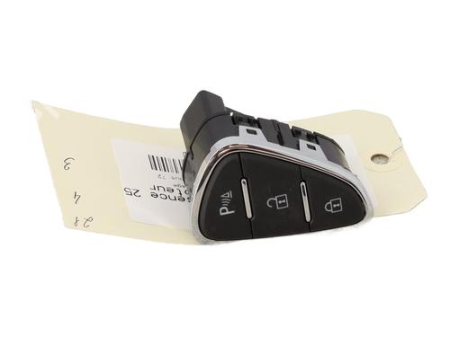 switch-opel-corsa-e-x15-2014-23043561 main image