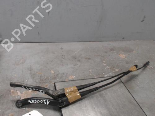 Used Front windshield wiper arm OPEL CORSA D (S07) 1.4 (L08, L68) (100 hp) 21305920
