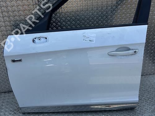 Used Left front door CITROËN DS5 2.0 HDi 200 Hybrid4 All-wheel Drive (200 hp) 25871974
