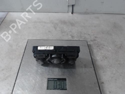 Used Climate control PEUGEOT 5008 (0U_, 0E_) 1.6 HDi (110 hp) 21313431