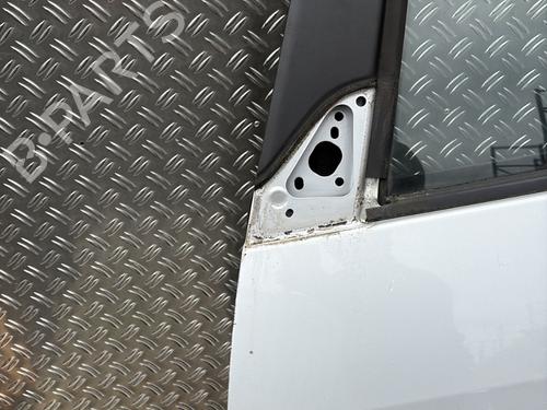 left-front-door-nissan-nv200-evalia-bus-2010-24949666 main image