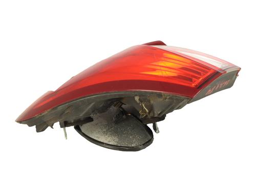 right-taillight-ds-ds-5-kf_-2015-2016-2017-2018-38453219 main image