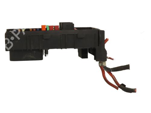 Used Fuse box Fuse box VW GOLF PLUS V (5M1, 521) [2004-2013] 33703232 33703232