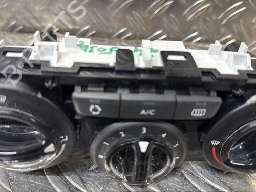 Climate control PEUGEOT 208 I (CA_, CC_) 1.2 VTi 68 / PureTech 68 | BP23889516I5 