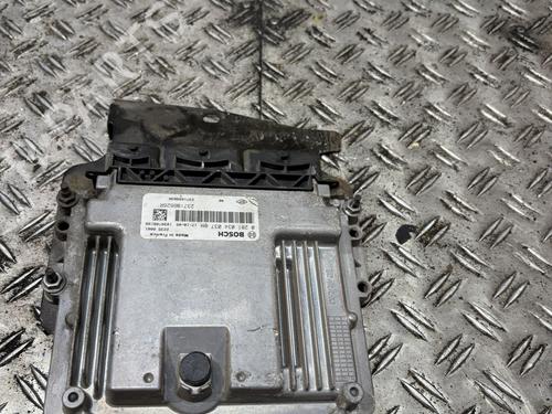 control-unit-renault-trafic-iii-van-fg_-2014-37077406 main image