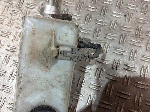 Used Brake master cylinder Brake master cylinder 38563353 38563353