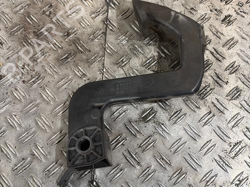 Used Clutch pedal Clutch pedal VW LT 28-46 II Van (2DA, 2DD, 2DH) 2.5 TDI (109 hp) 39987000 39987000