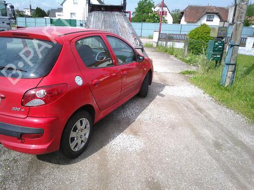 Left mirror PEUGEOT 206+ (2L_, 2M_) 1.4 HDi eco 70 | BP21298202C26