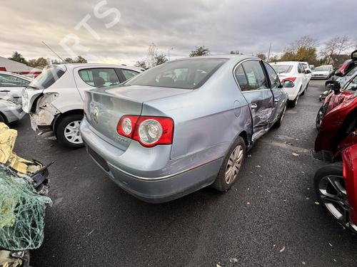 Left headlight VW PASSAT B6 (3C2) 2.0 TDI | BP21392580C28