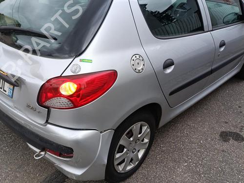 Fuse box PEUGEOT 206+ (2L_, 2M_) 1.1 | BP33728843E1  - Image 17