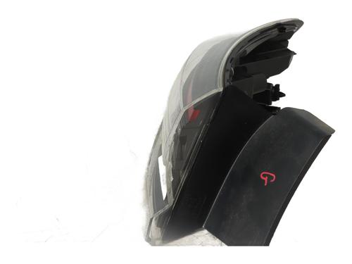 left-taillight-renault-clio-v-b7_-2019-37737407 main image