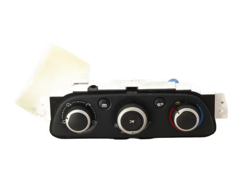 climate-control-renault-megane-iii-hatchback-bz01_-b3_-2008-32093049 main image