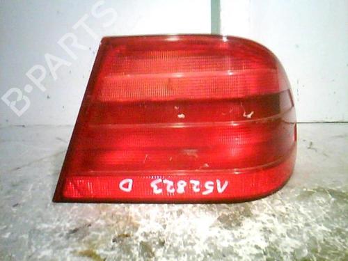 Used Right taillight MERCEDES-BENZ E-CLASS (W210) E 250 Turbo-D (210.015) (150 hp) 21368549