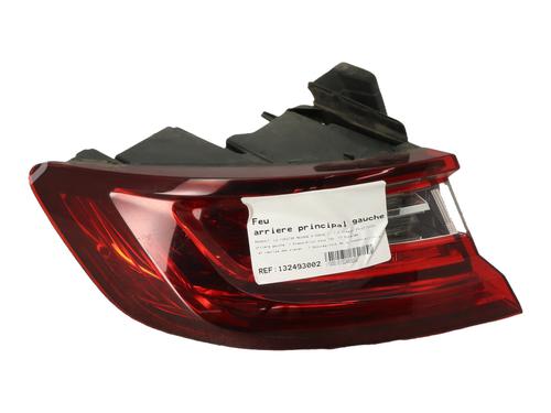 left-taillight-renault-megane-iv-hatchback-b9amn_-2015-39018504 main image