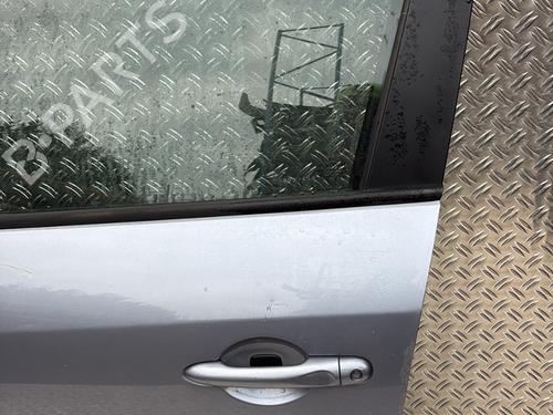 Dør venstre foran RENAULT MEGANE III Hatchback (BZ0/1_, B3_) 1.5 dCi (BZ09, BZ0D, BZ1W, BZ29, BZ14) | BP29934953C2