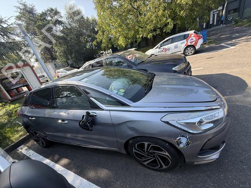 Switch CITROËN DS5 2.0 HDi 200 Hybrid4 All-wheel Drive | BP28023483I30  - Image 15