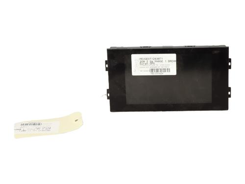 Used Display monitor Display monitor PEUGEOT 308 SW II (LC_, LJ_, LR_, LX_, L4_) 1.6 BlueHDi 120 (120 hp) 21890883 21890883