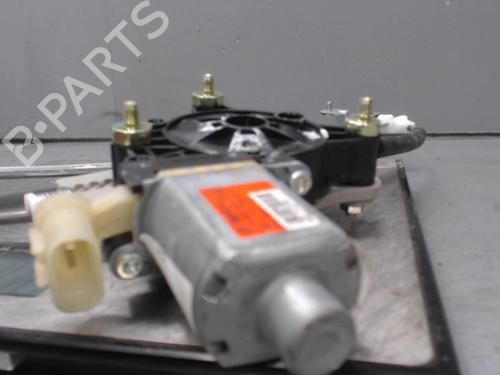 Rudehejsemotor bagstkærm højre KIA STONIC (YB) 1.0 T-GDi (120 hp) 21312558