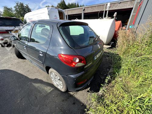Right taillight PEUGEOT 206+ (2L_, 2M_) 1.4 HDi eco 70 | BP21303127C35 