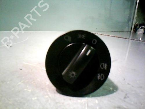 Used Headlight switch VW POLO (9N_, 9A_) 1.4 TDI (70 hp) 21366450