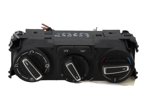 Used Climate control VW POLO V (6R1, 6C1) 1.2 TSI 16V (90 hp) 29881154