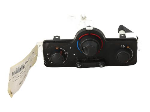 Used Climate control RENAULT CLIO III (BR0/1, CR0/1) 1.5 dCi (C/BR0G, C/BR1G) (68 hp) 31019352