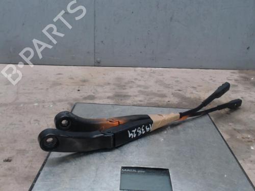 Used Front windshield wiper arm MINI MINI CLUBMAN (F54) Cooper D (150 hp) 21368234