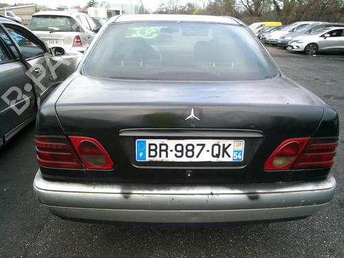 Brugte MERCEDES-BENZ E-CLASS (W210)  E 220 CDI (210.006)  3998240