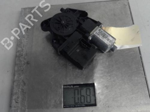 Used Right front window motor RENAULT MEGANE III Hatchback (BZ0/1_, B3_) 1.5 dCi (BZ09, BZ0D, BZ1W, BZ29, BZ14) (110 hp) 21313838