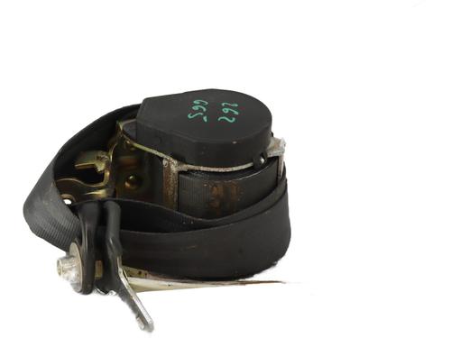 front-right-seatbelt-renault-megane-ii-saloon-lm01_-2003-37715236 main image