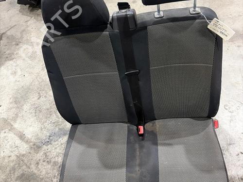 right-front-seat-mercedes-benz-vito-mixto-van-w639-2003-40457911 main image