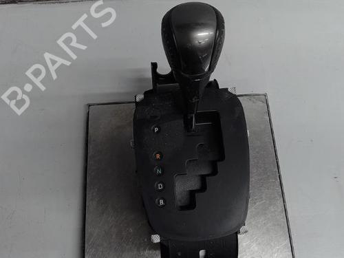 Used Gear lever Gear lever TOYOTA YARIS (_P13_) 1.5 Hybrid (NHP130_, NHP130) (101 hp) 21319128 21319128