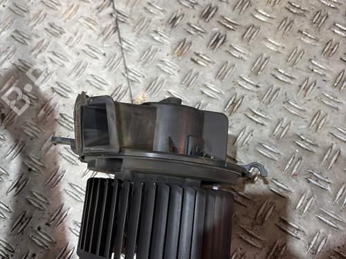 Used Heater blower motor Heater blower motor PEUGEOT BOXER Van 2.2 HDi 100 (101 hp) 38953942 38953942