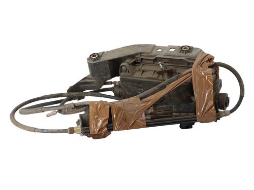 Used Electric handbrake RENAULT SCÉNIC II (JM0/1_) 1.6 (JM0C, JM0J, JM1B) (113 hp) 29182501