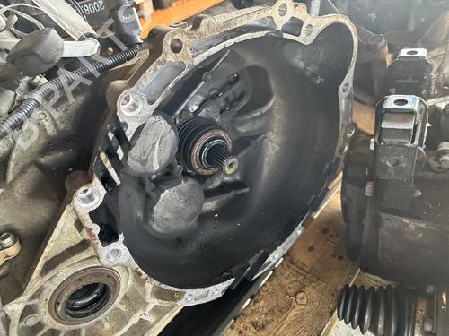 Used Gearbox HYUNDAI TUCSON (JM) 2.0 CRDi (136 hp) 21303138