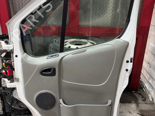 right-front-door-renault-trafic-ii-van-fl-2001-38563171 main image
