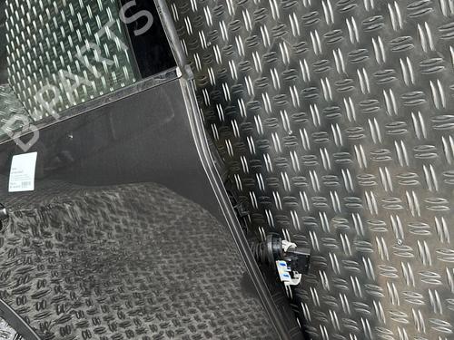 right-rear-door-peugeot-2008-i-cu_-2013-38227057 main image
