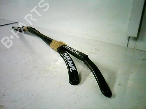 Used Front windshield wiper arm RENAULT MEGANE II (BM0/1_, CM0/1_) 1.5 dCi (BM0F, BM0T, BM2B, CM0F, CM0T) (82 hp) 21366168
