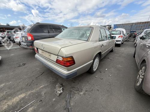 Left taillight MERCEDES-BENZ 124 Saloon (W124) 200 E (124.021) | BP24641291C34 