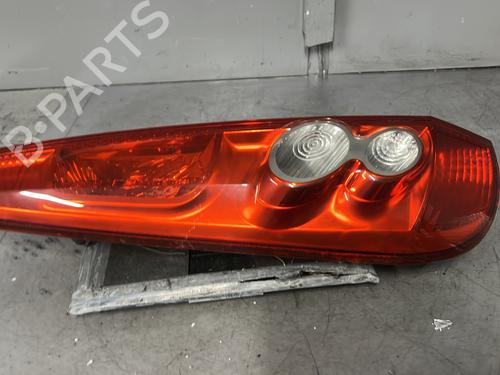 Used Left taillight FORD FIESTA V (JH_, JD_) 1.4 TDCi (68 hp) 21295770
