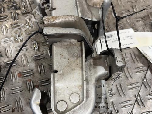 Used Hinge/Door check strap Hinge/Door check strap OPEL VIVARO B Bus (X82) 1.6 CDTI (06) (125 hp) 40272432 40272432