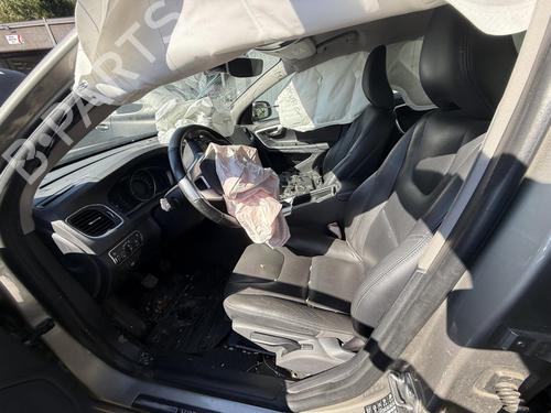 Left headlight VOLVO S60 II (134) T3 | BP28215579C28 - Image 17